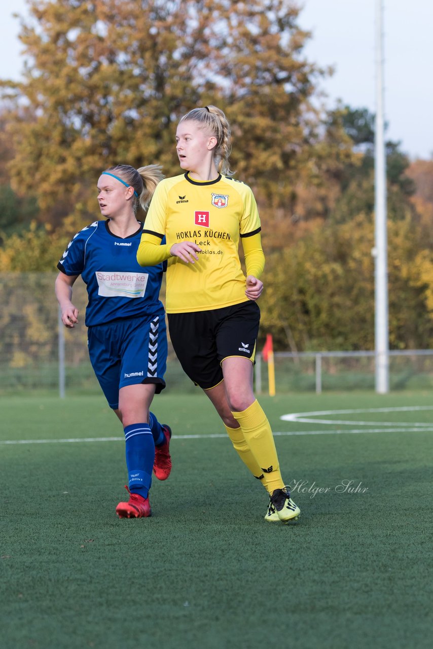 Bild 105 - F SSC Hagen Ahrensburg - SV Frisia 03 Risum-Lindholm : Ergebnis: 2:0